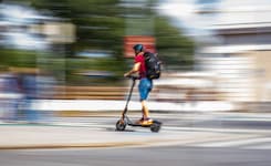 Die E-Scooter sind bei Kindern und Erwachsenen sehr beliebt.