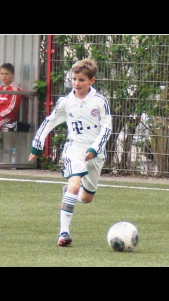 Ausgebildet wurde Nico Schiedermeier bei Bayern München.