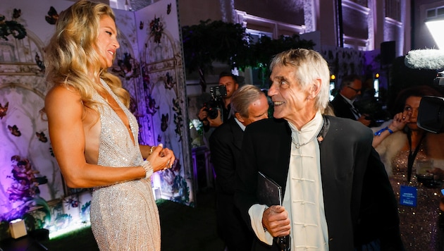 Gut unterhalten: Christina Mourad (Gattin von Elie Saab Jr.) und Oscarpreisträger Jeremy Irons ...