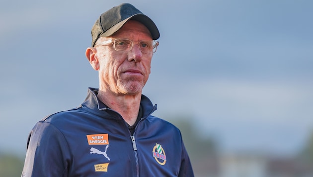 Rapid-Trainer Peter Stöger legt den Fokus schon auf das Rückspiel gegen Györ.