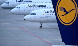 Lufthansa hat beschlossen, die Zentrale soll mehr Macht bekommen.