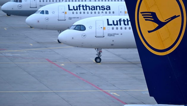 Lufthansa hat beschlossen, die Zentrale soll mehr Macht bekommen.