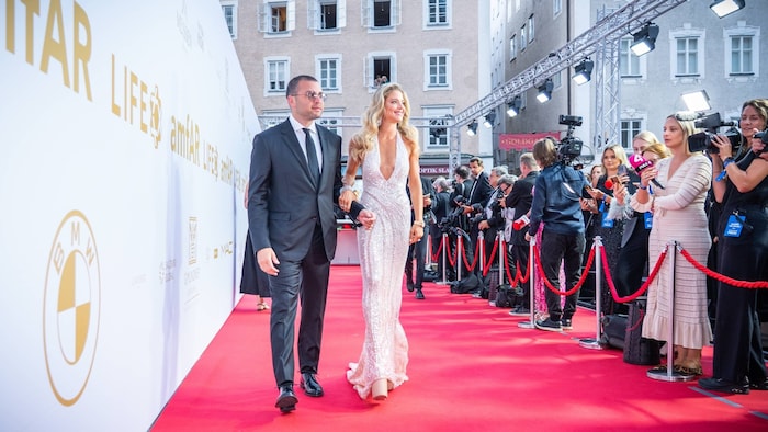Christina Mourad, Ehefrau von Elie Saab junor, konnte mit ihrer Traumrobe überzeugen.