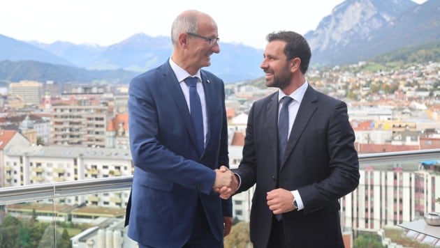 Vorbei die Zeit, als sich LH Anton Mattle (ÖVP) und sein damaliger Vize Georg Dornauer (SPÖ) ...