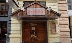 Das Kultlokal Bettel-Alm in der Wiener Innenstadt verbietet ab sofort Sprühkerzen beim Feiern.