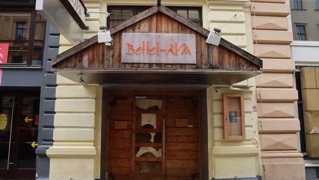 The cult bar Bettel-Alm in Vienna's city center bans spray candles during parties with immediate ...