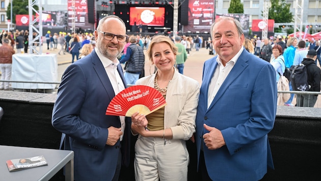 Chefredakteurin Alexandra Halouska begrüßte Sparkasse-OÖ-Vorstand Maximilian Pointner und ...