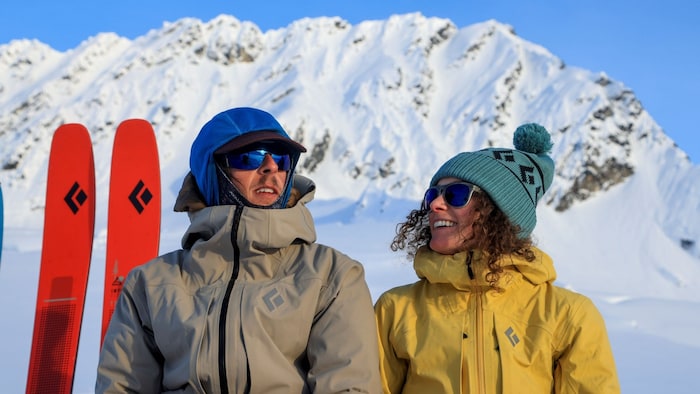 Die neue Skitouren-Kollektion von Black Diamond schützt verlässlich vor Wind und Wetter.