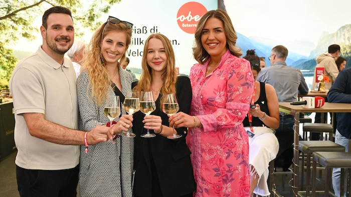 Roman Lang, Jana Kruse, Anika Richter und Verena Derntl (v. li.) von der Mediaprint genossen das ...