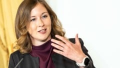 Familienministerin Claudia Plakolm sieht bei Kinderbetreuung Österreich auf einem guten Weg. ...