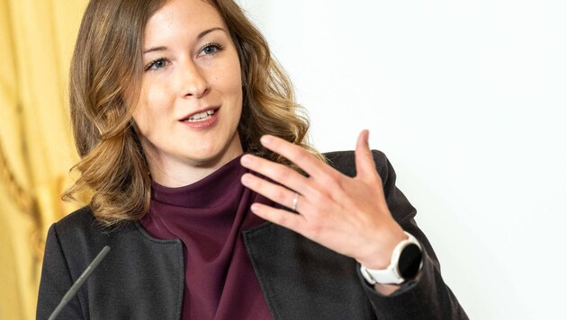 Familienministerin Claudia Plakolm sieht bei Kinderbetreuung Österreich auf einem guten Weg. ...