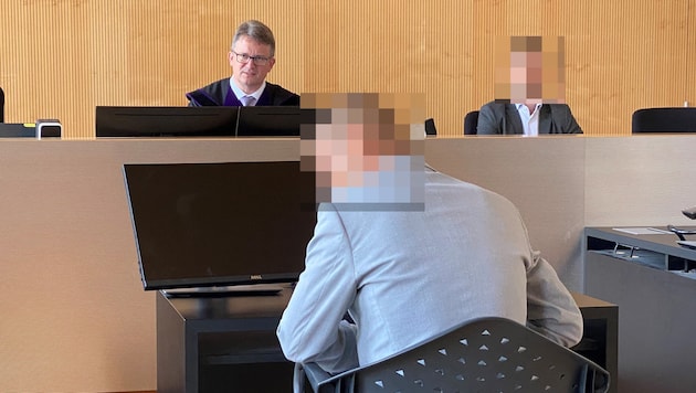 Der Angeklagte zeigte keinen Respekt vor dem Gericht. Richter Dietmar Nussbaumer ließ sich das ...