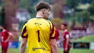 Egg-Keeper Lorenz Sutterlüty hielt kurz vor Schluss den Ball länger als erlaubt fest.