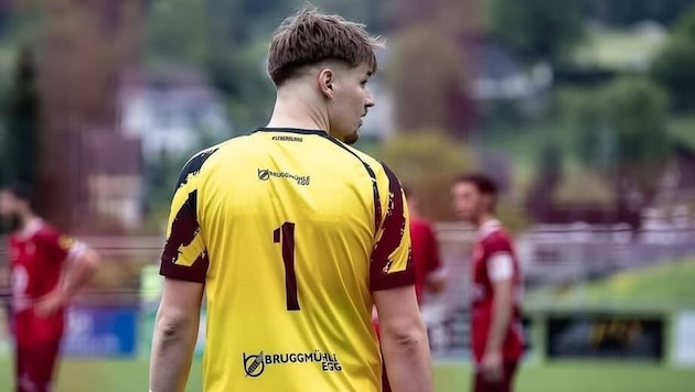 Egg-Keeper Lorenz Sutterlüty hielt kurz vor Schluss den Ball länger als erlaubt fest.
