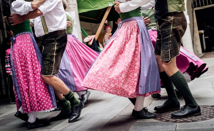 Dirndl und Lederne dürfen auf der Aufsteirern-Trachtenmeile natürlich nicht fehlen.