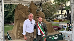 Landeshauptmann Mario Kunasek und Bürgermeister Christofer De Zotti enthüllten eine steirische ...
