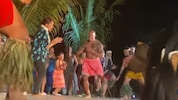 „The Rock“ tanzt oben ohne: Dwayne Johnson rührt Fans mit heiligem Samoa-Ritual