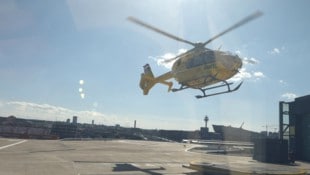 Christophorus 9 hebt an seinem Standpunkt in Wien-Erdberg zu einem Einsatz ab.