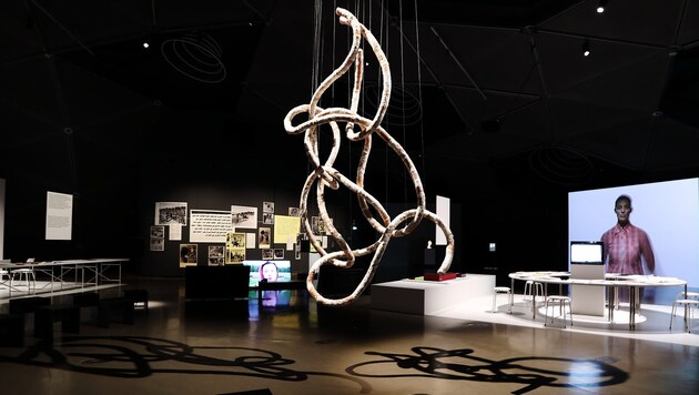 Im Grazer Kunsthaus erkundet Milica Tomić politische Konflikte aus sehr persönlicher Sicht.