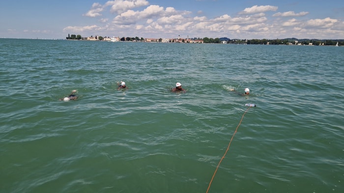Alle 30 Minuten gab es isotonische Getränke und etwas Süßes.
