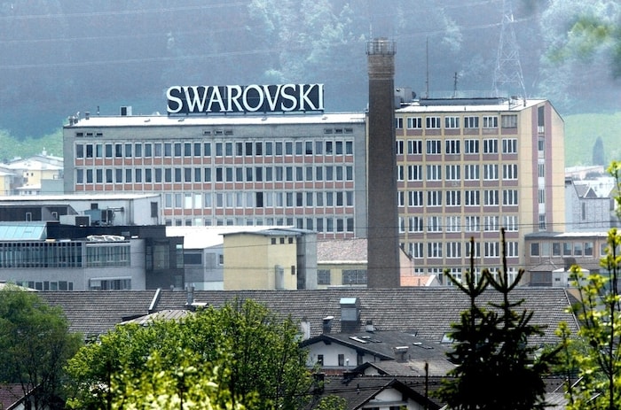 Zu den insgesamt 407 Industriebetrieben gehört auch Swarovski, ein weltweit bekanntes ...