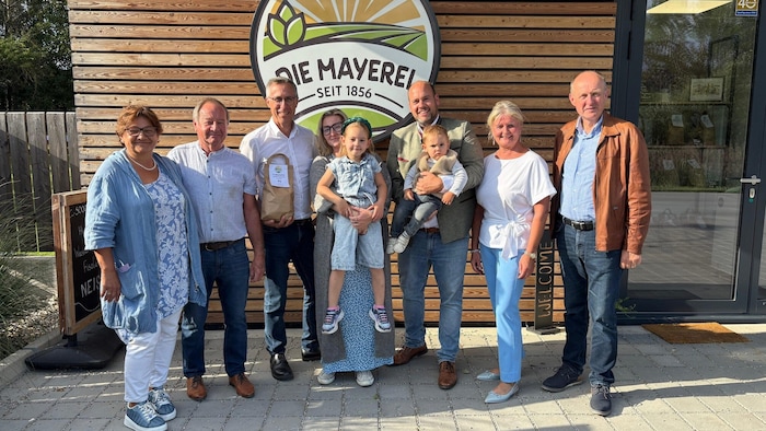 Markus Mayer und sein Team der „Mayerei“ mit Bauernbund-Präsident Georg Strasser