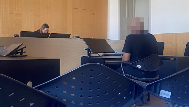 Der Angeklagte leidet an Depressionen und ist dem Alkohol zugetan.