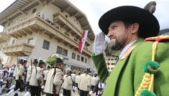 Landeskommandant Thomas Saurer (vorne im Bild) wünscht sich eine „verantwortungsvolle und ...