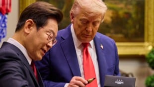 Von links: Der südkoreanische Präsident Lee Jae-myung und US-Präsident Donald Trump