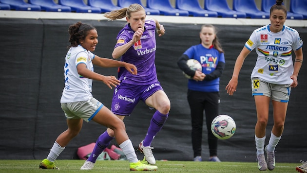 Carina Wenninger (Mi.) will mit der Austria Serien-Titelgewinner St. Pölten ablösen.
