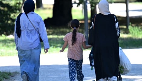 Frauen mit Kindern arbeiten deutlich seltener und später.