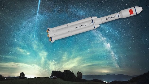 Die Leuchtspur der Rakete zog sich deutlich sichtbar über den Nachthimmel.