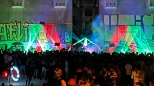 Unter der Praterbrücke wird immer öfter getanzt und gefeiert.