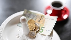 Der Preis für eine Tasse Kaffee an der Bar, der gegenüber 2024 um weitere 3,4 Prozent und seit ...