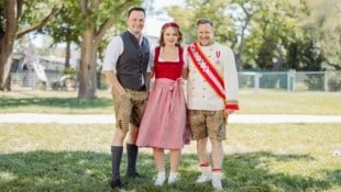 Dirndl-Debüt: Die Wiener Kaiser Wiesn präsentiert ihr erstes offizielles Dirndl. Die exklusive ...