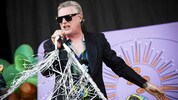 Selbst am wenigsten Promi bei Me First And The Gimme Gimmes, aber die wichtigste Konstante der ...