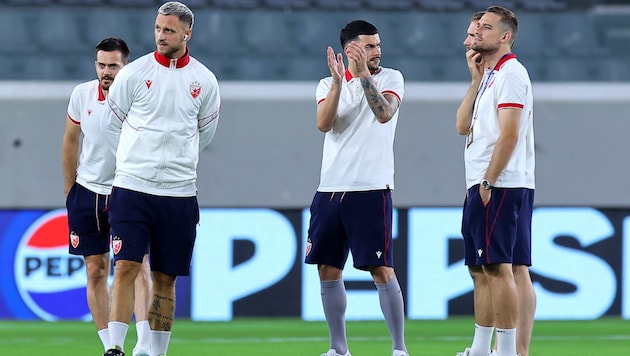 Marko Arnautovic (2. von li.) scheitert mit Roter Stern Belgrad im Champions-League-Play-off.