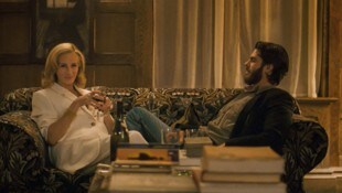 Hollywood-Schauspielerin Julia Roberts und Co-Star Andrew Garfield in „After the Hunt“.