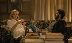 Hollywood-Schauspielerin Julia Roberts und Co-Star Andrew Garfield in „After the Hunt“.
