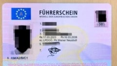 Diesen deutlich gefälschten Führerschein hat ein 26-jähriger im deutschen Hagen der Polizei ...