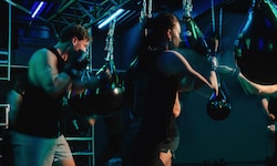 1, 2, 3 und los – beim HIIT-Traning werden alle Muskeln beansprucht.