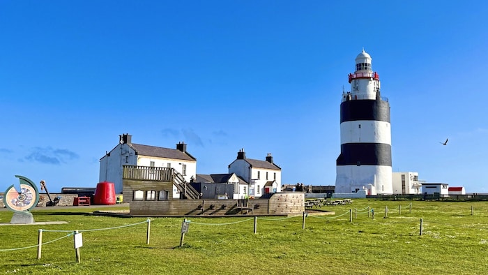 In der Grafschaft Wexford erhebt sich an der Halbinselspitze das Hook Lighthouse.