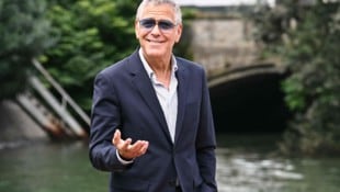 Vorerst zeigte sich George Clooney am Mittwoch noch gut gelaunt in Venedig, später sagte der ...
