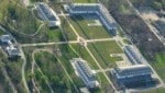 Drohnenaufnahme des weitläufigen Landsitzes, der rund 40 Kilometer westlich von Budapest liegt.