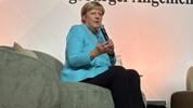 Angela Merkel verteidigte im Gespräch mit der „Augsburger Allgemeinen“ ihre Flüchtlingspolitik ...