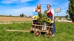 Anna Ridler und Anna Birglechner von der Volkstanzgruppe Treubach