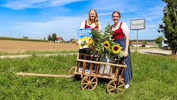 Anna Ridler und Anna Birglechner von der Volkstanzgruppe Treubach