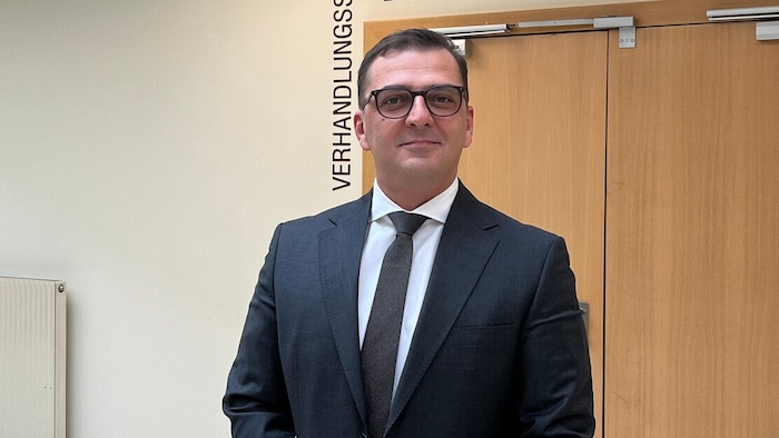 Anwalt Mirsad Musliu vertritt die beiden Justizwachebeamten.