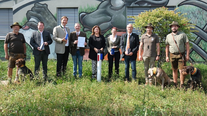 Die steirische Jägerschaft versammelte sich am Donnerstag zur Ausgabe von über 5000 neuen ...
