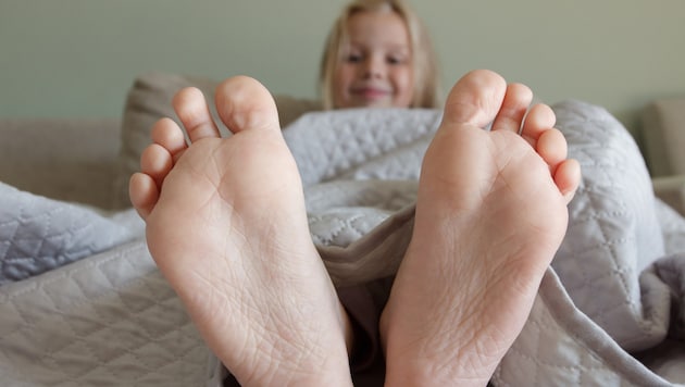 Volksschulkinder sind öfter von Fußwarzen betroffen.
